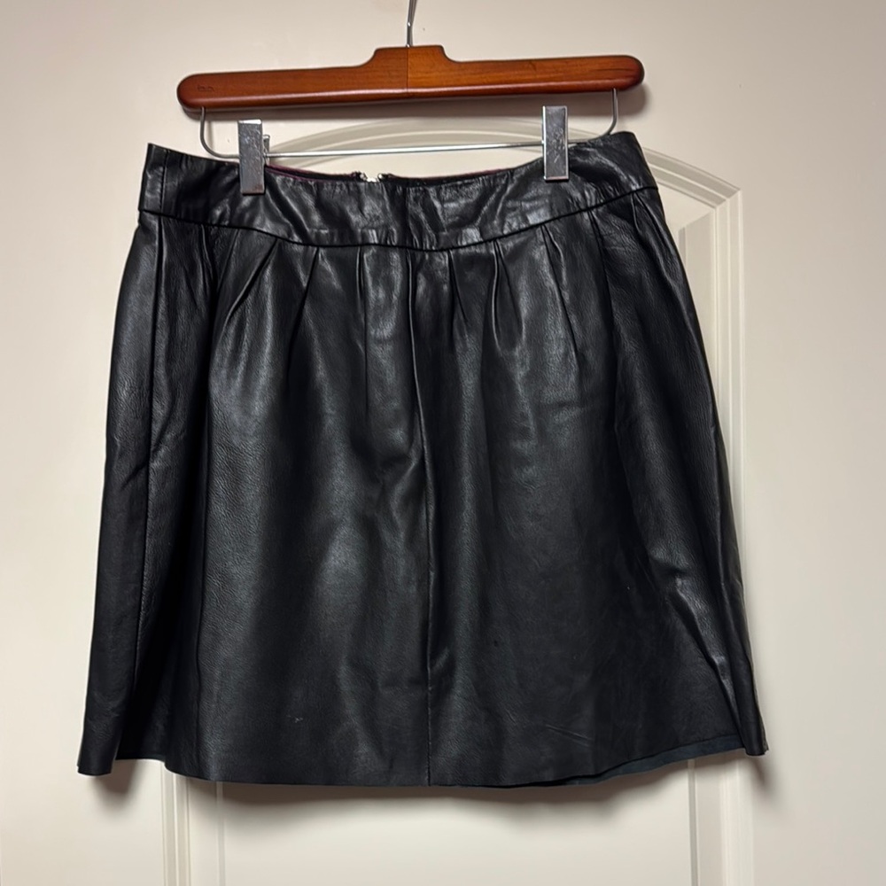 Elegant Black Leather Skirt